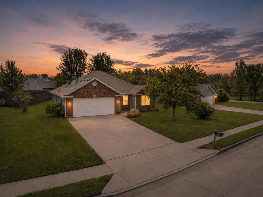 6160 Douglas Pky, Hallsville, MO 65255 - #2