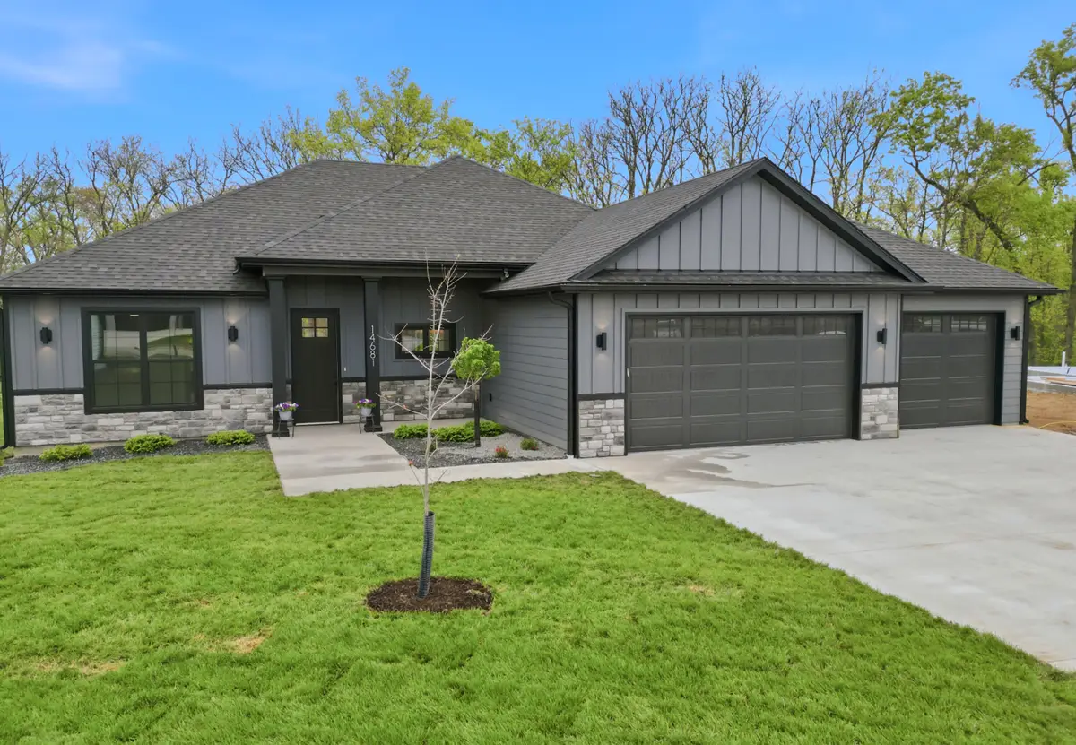 14681 Wellstead Dr, Hallsville, MO 65255 - #1