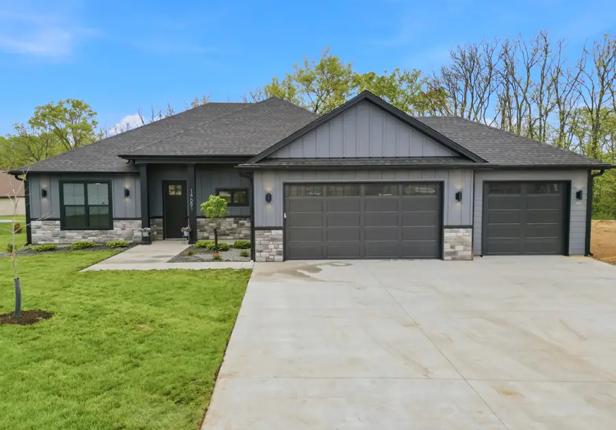 14681 Wellstead Dr, Hallsville, MO 65255 - #2