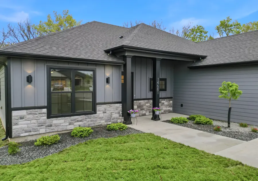 14681 Wellstead Dr, Hallsville, MO 65255 - #3