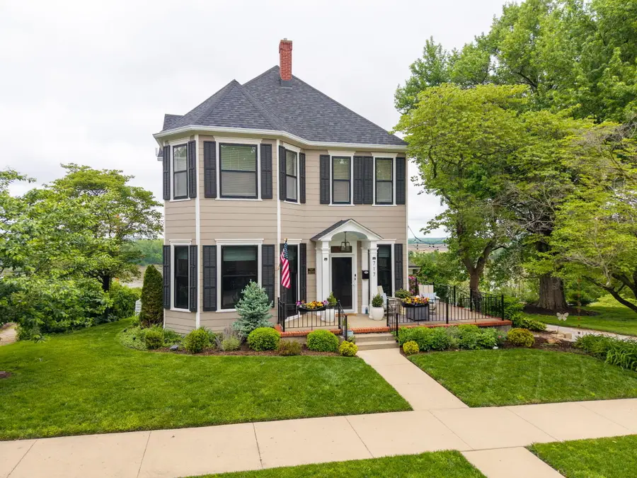 717 High St, Boonville, MO 65233 - #2