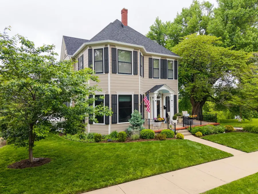 717 High St, Boonville, MO 65233 - #3