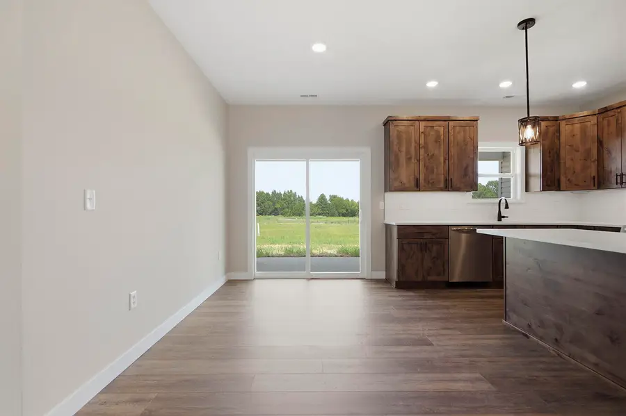 701 N Neo St, Sturgeon, MO 65284 - #3