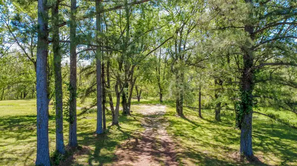 12202 W Highway Ee, ROCHEPORT, MO 65279