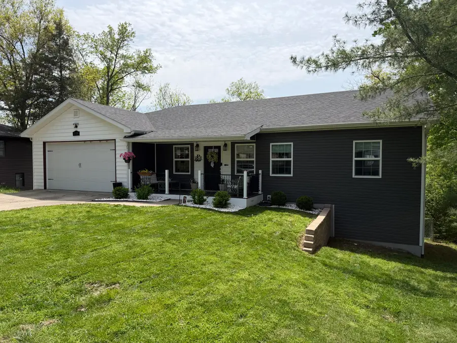 2131 S Alamos Pl, Columbia, MO 65201 - #2