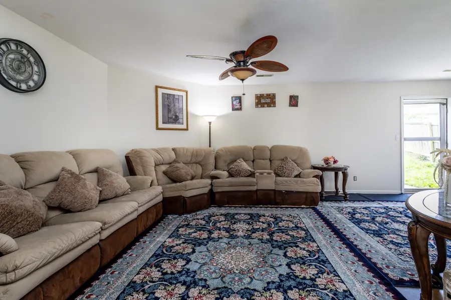 1802 Mcalester St, Columbia, MO 65201 - #3