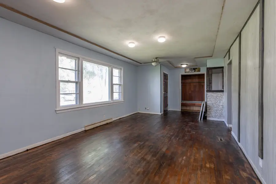906 S Allen St, Centralia, MO 65240 - #3