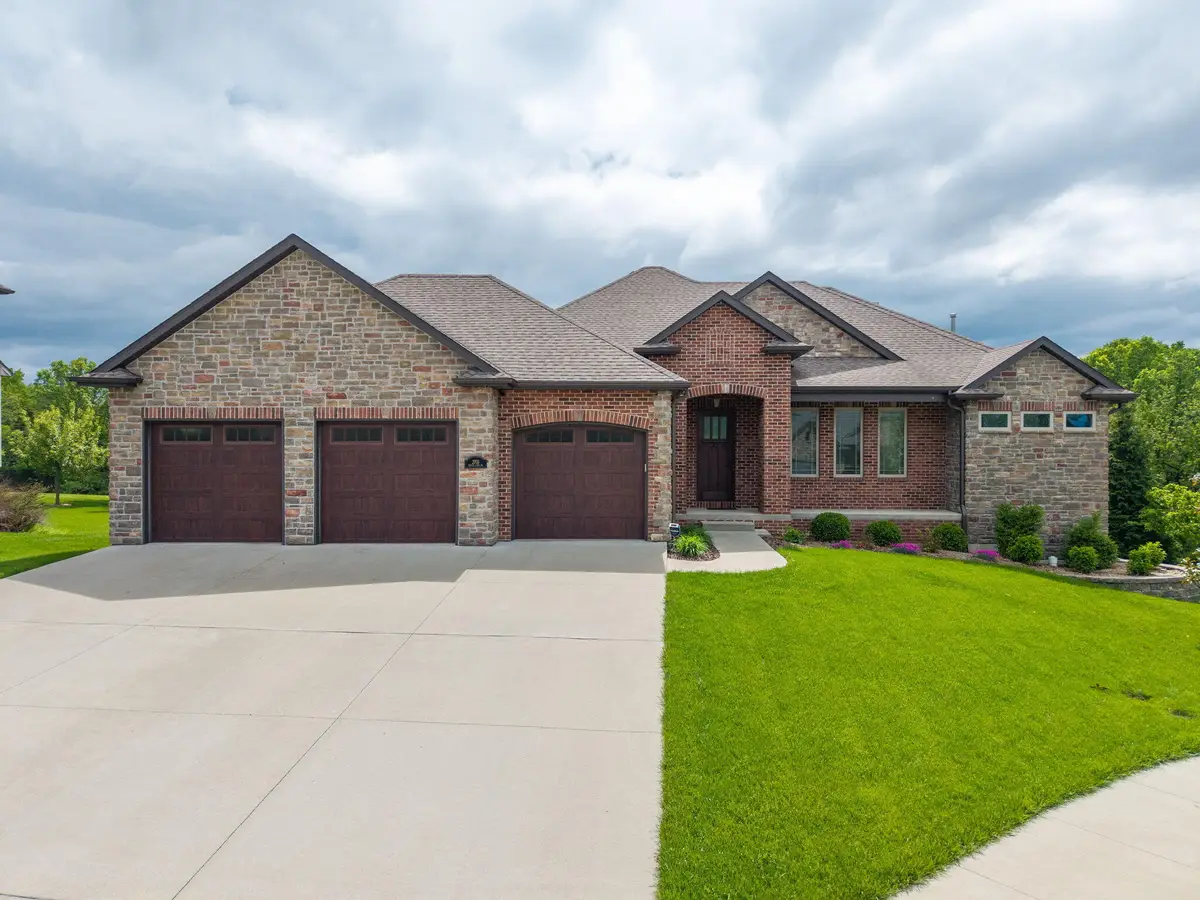 2703 Bristol Lake Dr, Columbia, MO 65201 - #1