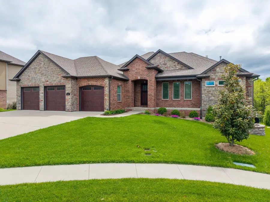 2703 Bristol Lake Dr, Columbia, MO 65201 - #2