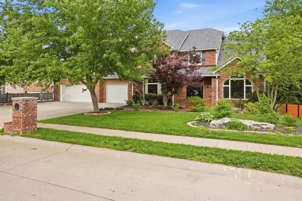 1702 S Fairview Rd, COLUMBIA, MO 65203