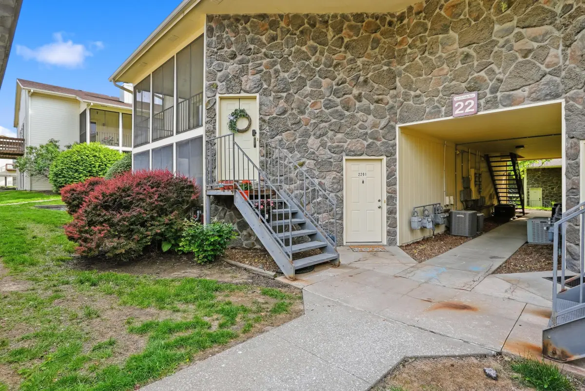 2201 Park Deville Pl, Columbia, MO 65203 - #1