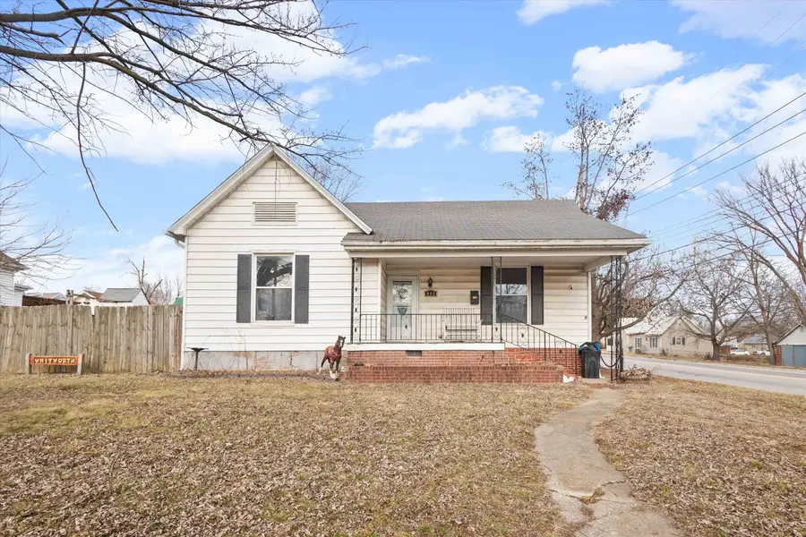 927 E Promenade St, Mexico, MO 65265 - #2