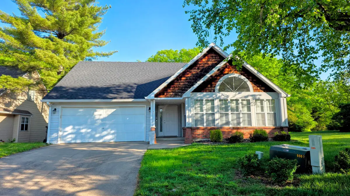705 Huntridge Dr, Columbia, MO 65201 - #1
