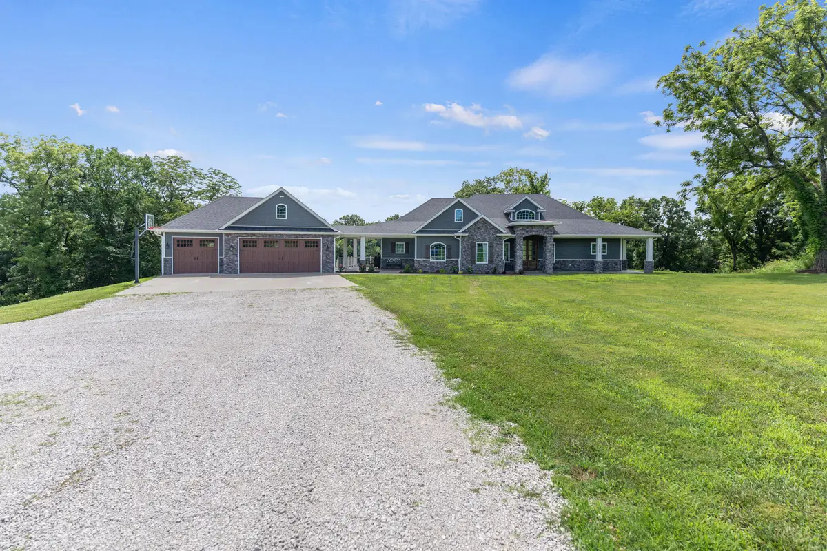 5400 E Giesing Hill Rd, Hartsburg, MO 65039 - #1