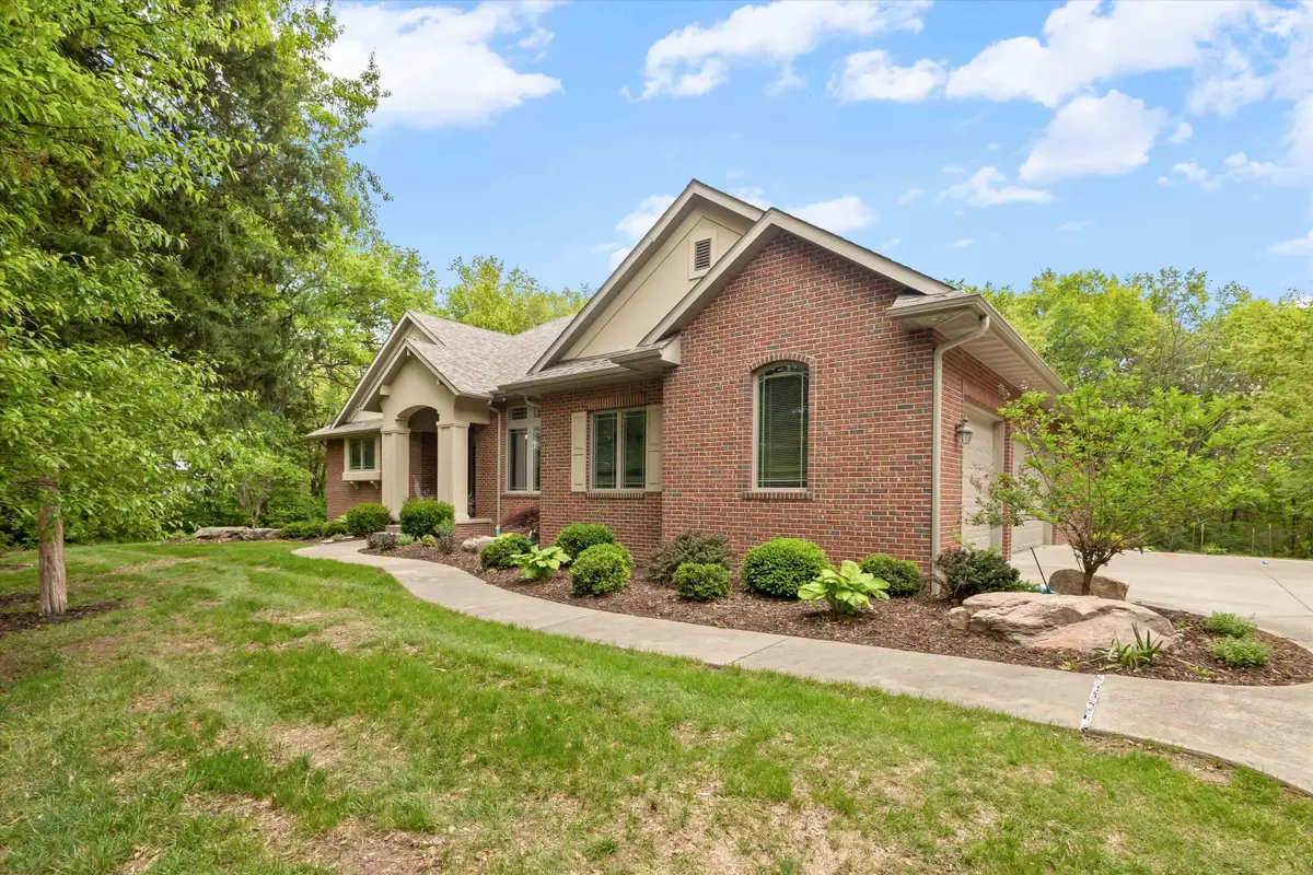 4415 E Ravens Ridge Dr, Columbia, MO 65201 - #1