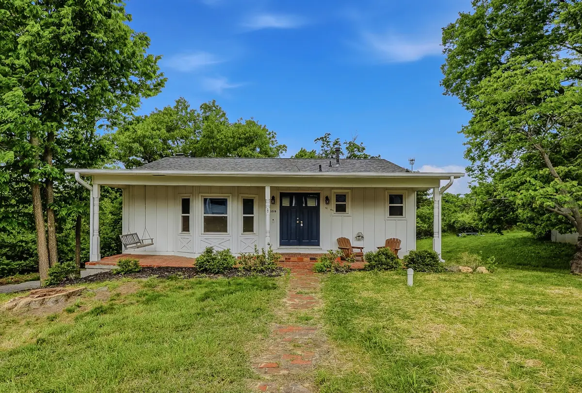 1309 White Oak Ln, Columbia, MO 65203 - #1