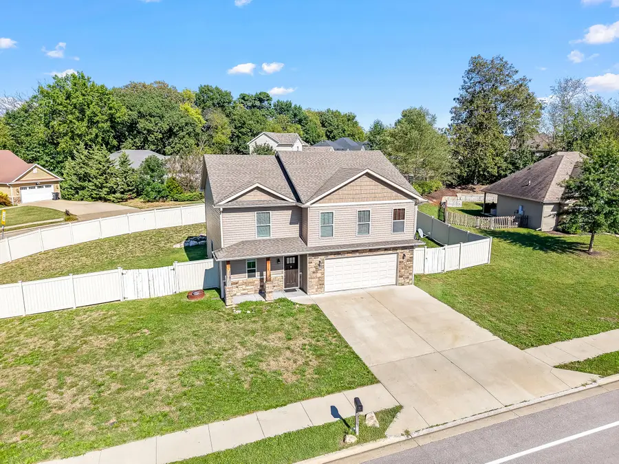 1000 S Louisville Dr, Columbia, MO 65203 - #2