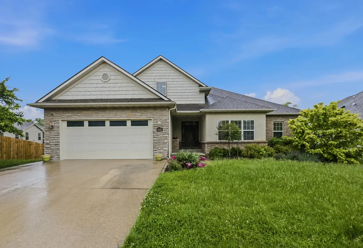 3502 Longfords Mill Dr, Columbia, MO 65203 - #1