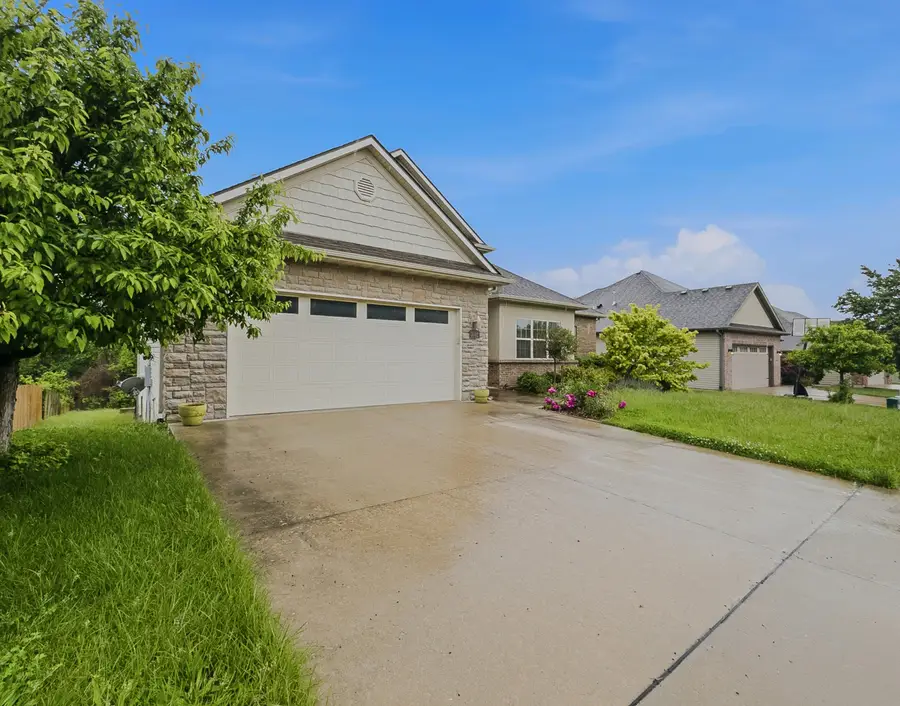 3502 Longfords Mill Dr, Columbia, MO 65203 - #2