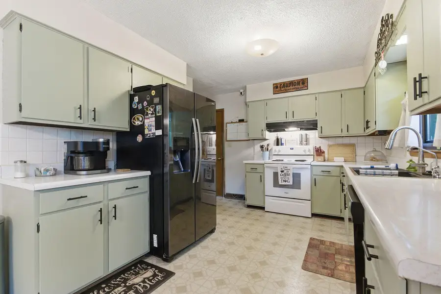 703 Poplar St, Boonville, MO 65233 - #3
