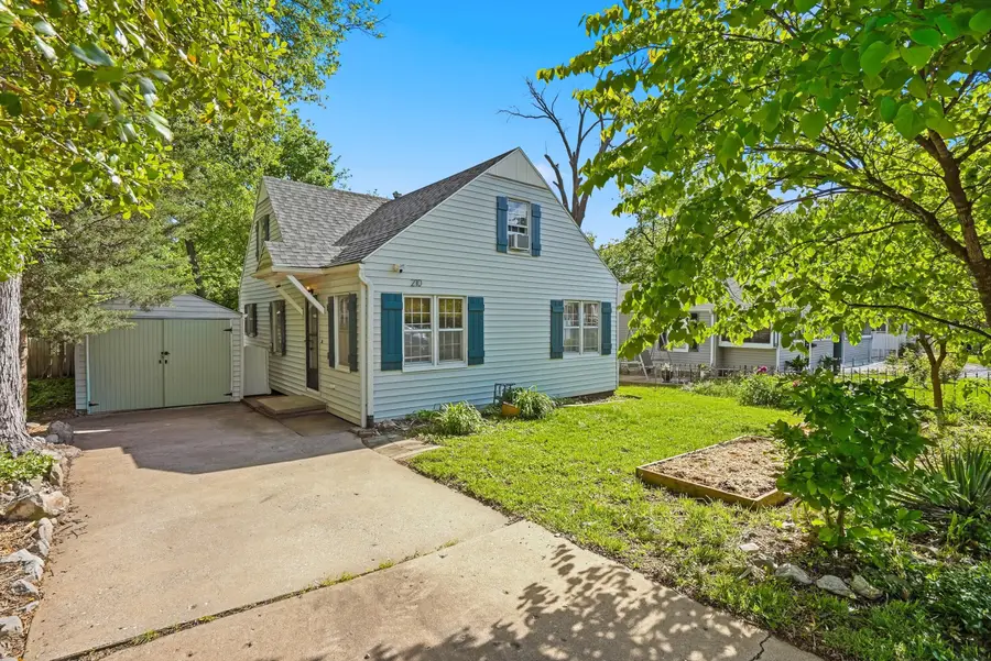 210 Benton St, Columbia, MO 65203 - #2