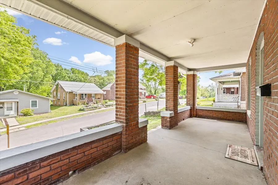 409 West St, Boonville, MO 65233 - #2