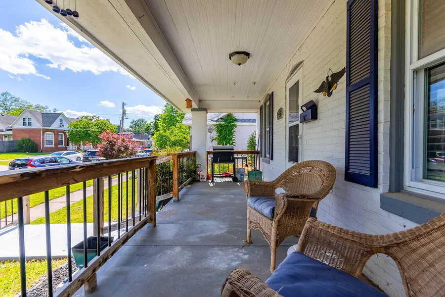 823 E Spring St, Boonville, MO 65233 - #3