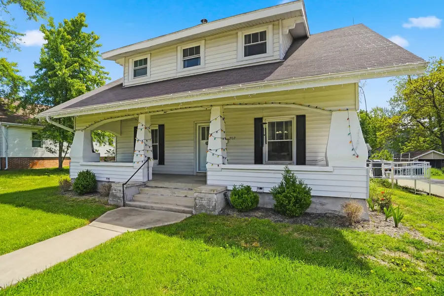 202 S Cleveland St, Fayette, MO 65248 - #2