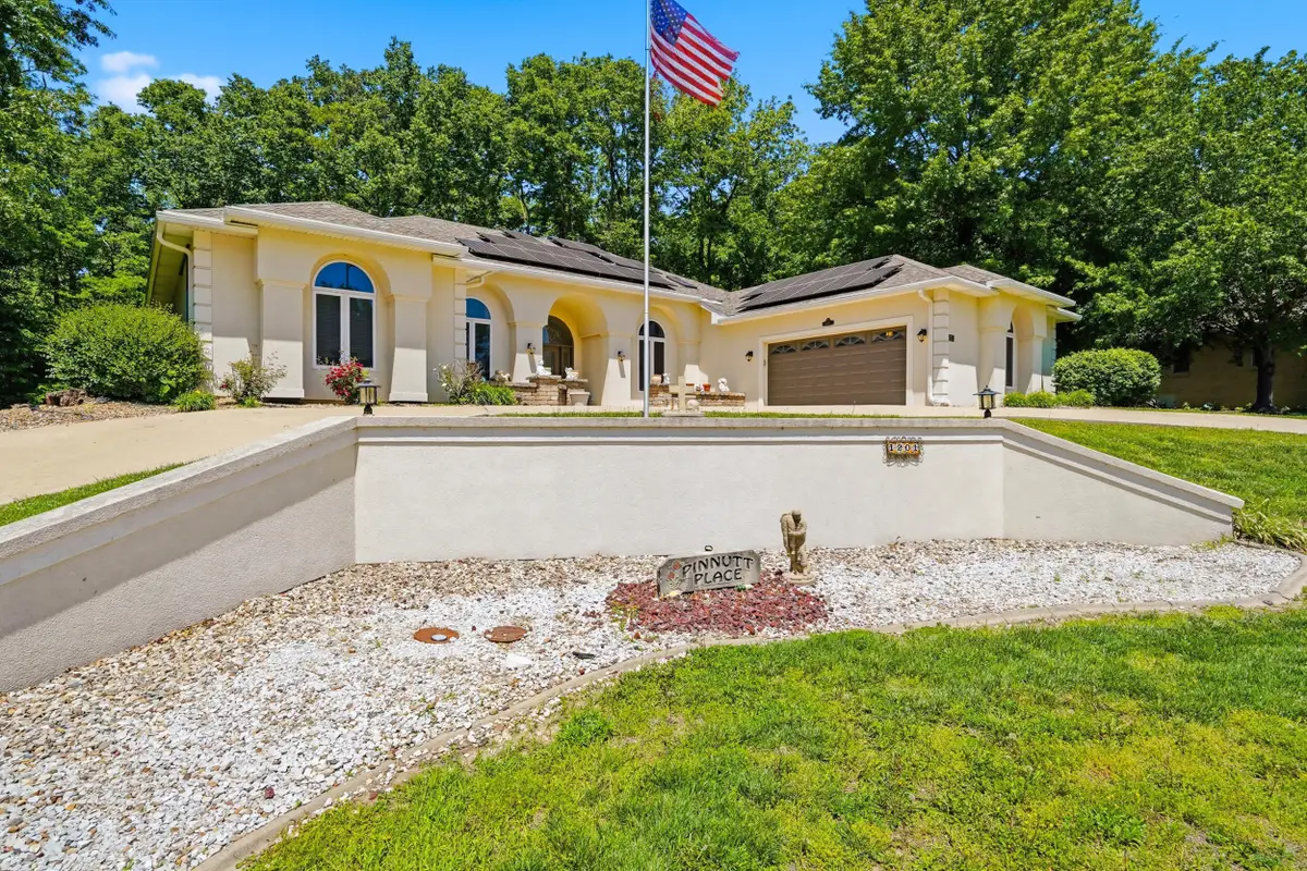 1201 Grace Ln, Boonville, MO 65233 - #1