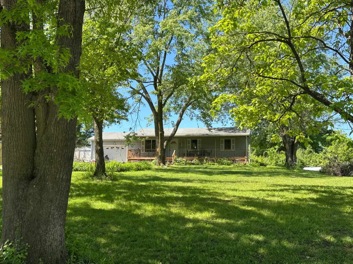 14711 N Ricketts Rd, Hallsville, MO 65255 - #1