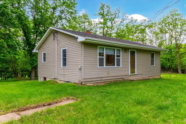 18600 N Route V, STURGEON, MO 65284