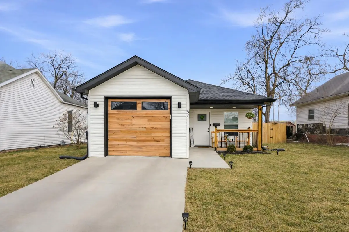 809 Concannon St, Moberly, MO 65270 - #1