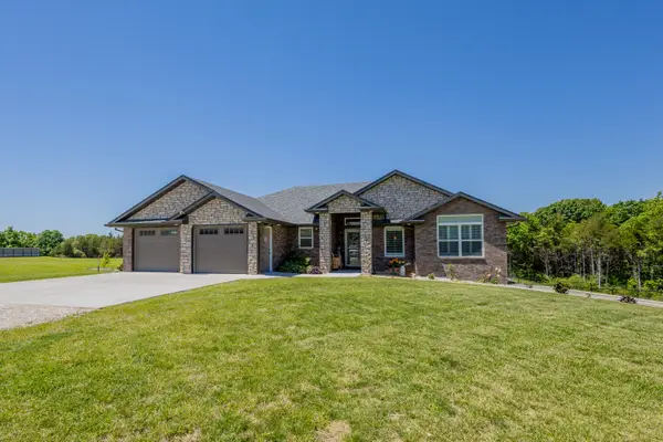 11555 County Road 385, HOLTS SUMMIT, MO 65043