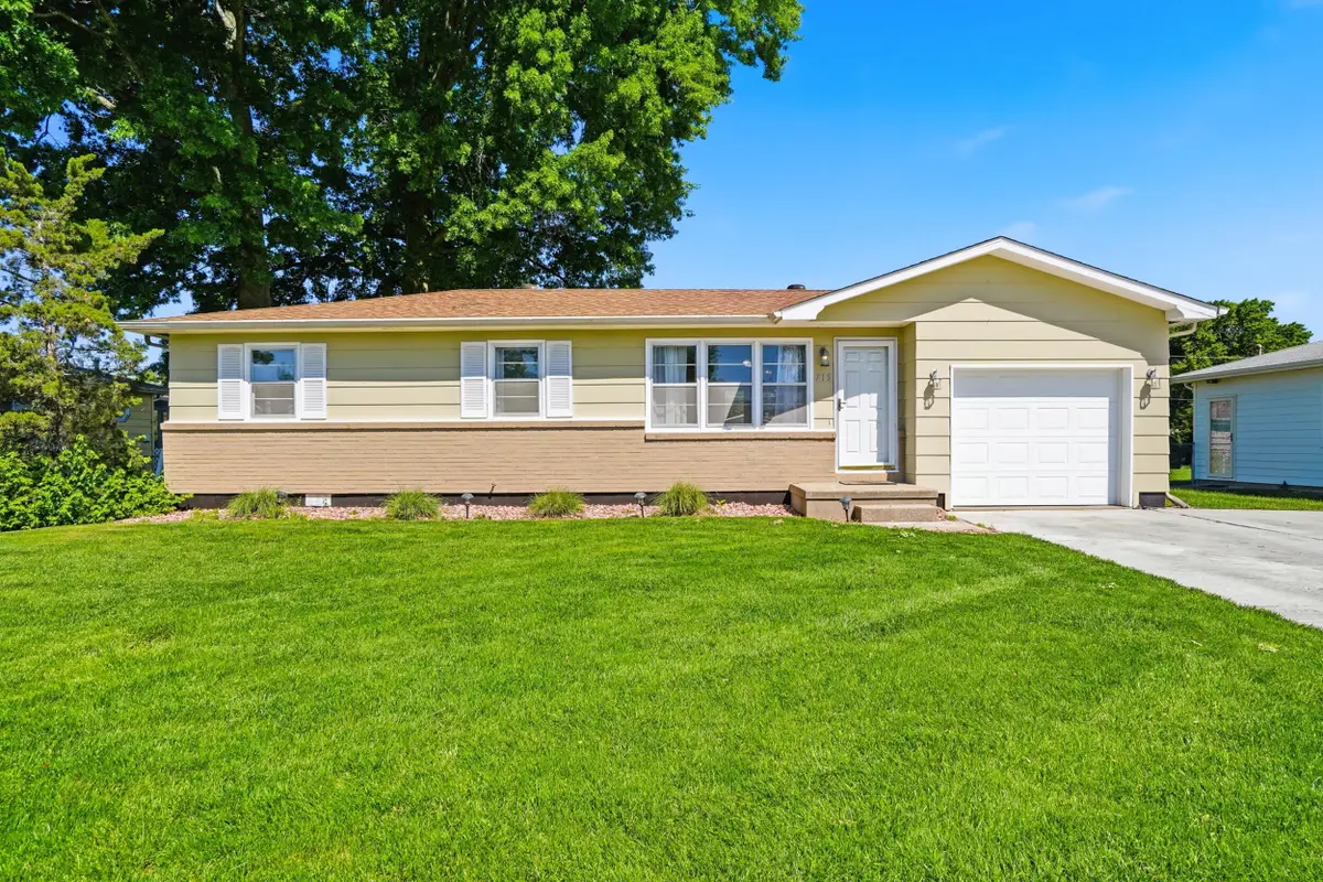 715 Green Meadows Rd, Columbia, MO 65203 - #1
