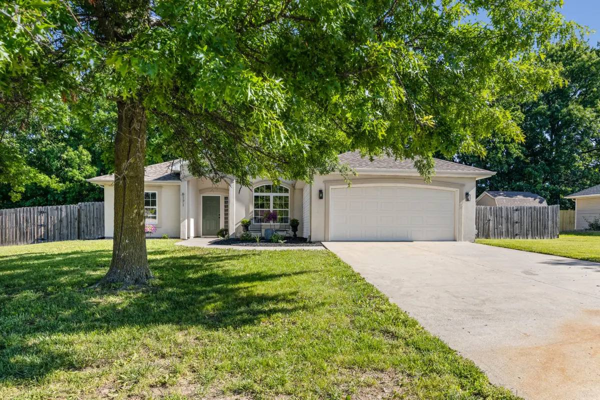 6171 E Ruth Ann Ave, Hallsville, MO 65255 - #1