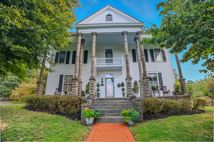 410 5th St, Glasgow, MO 65254 - #2