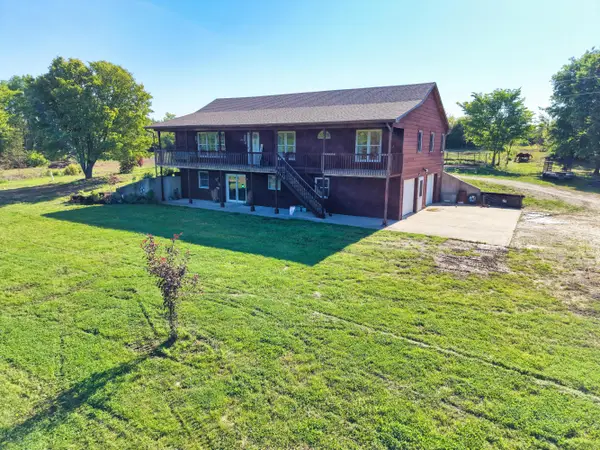 8700 N Hartley Rd, HALLSVILLE, MO 65255