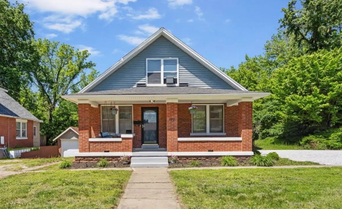 1017 Santa Fe Trail, Boonville, MO 65233 - #1