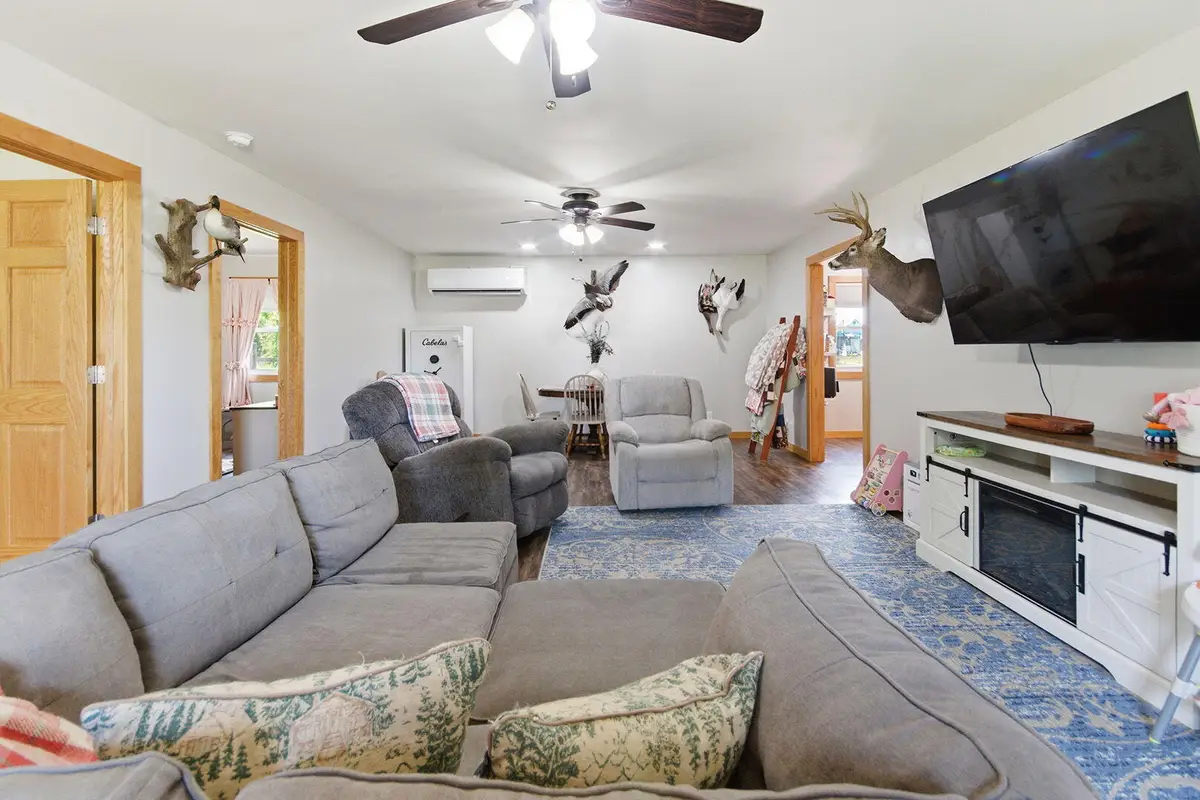 305 N Morris Ave, Clark, MO 65243 - #1