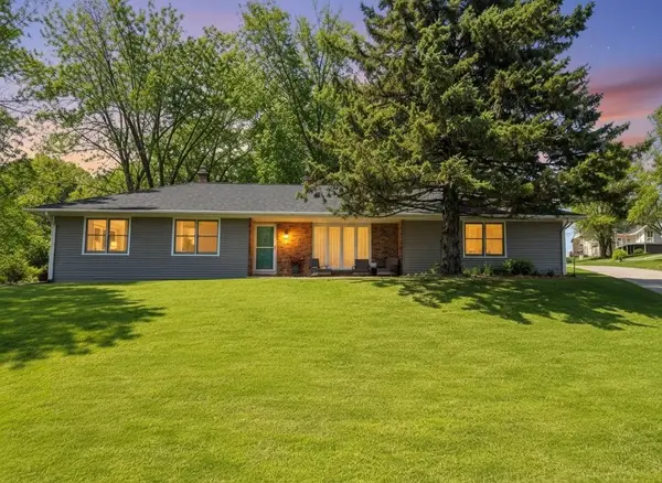 101 Lakeview Dr., GLASGOW, MO 65254