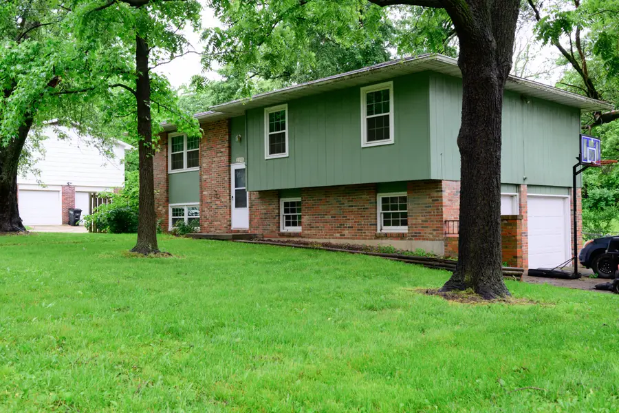 2205 N Hawthorn Dr, Columbia, MO 65202 - #2