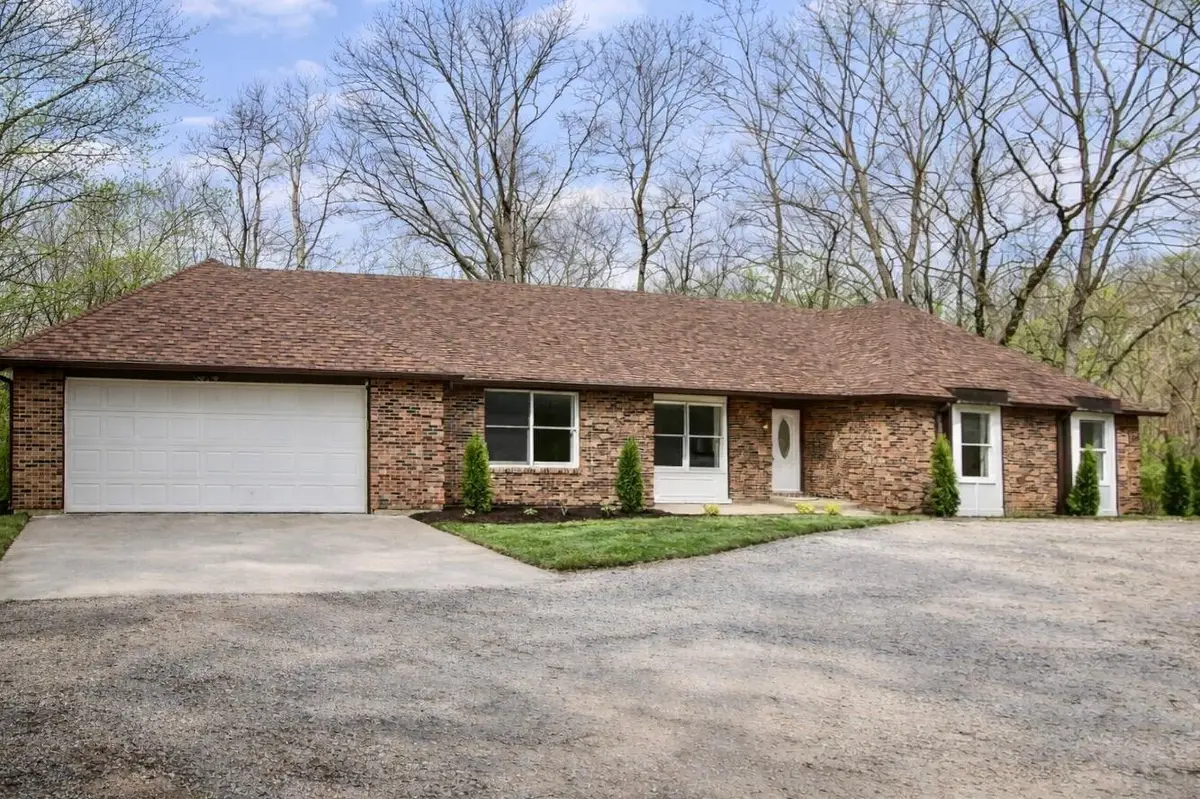7002 N Kaywood Dr, Rocheport, MO 65279 - #1