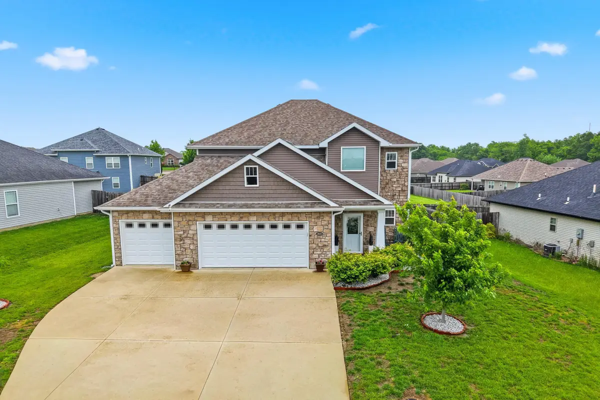 3603 Yellowwood Dr, Columbia, MO 65202 - #1