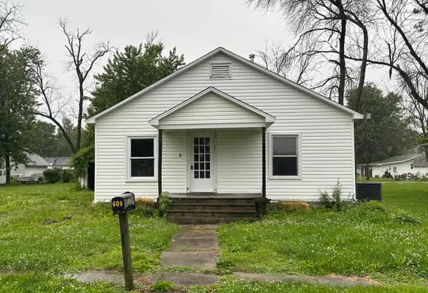 609 S Rollins St, CENTRALIA, MO 65240