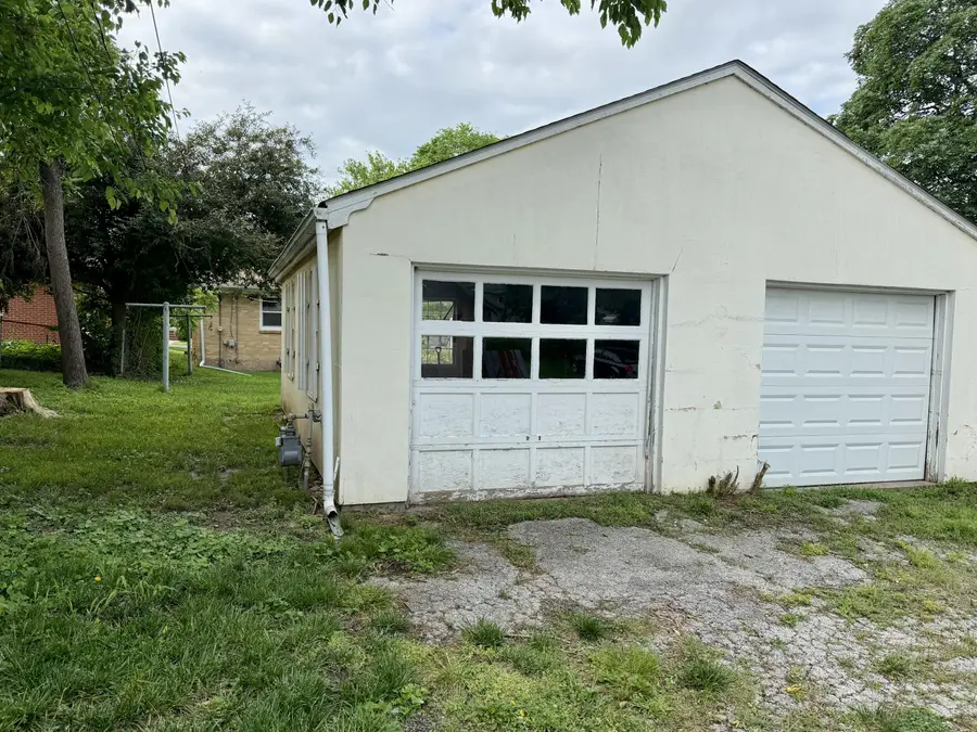 816 E Morgan St, Boonville, MO 65233 - #2