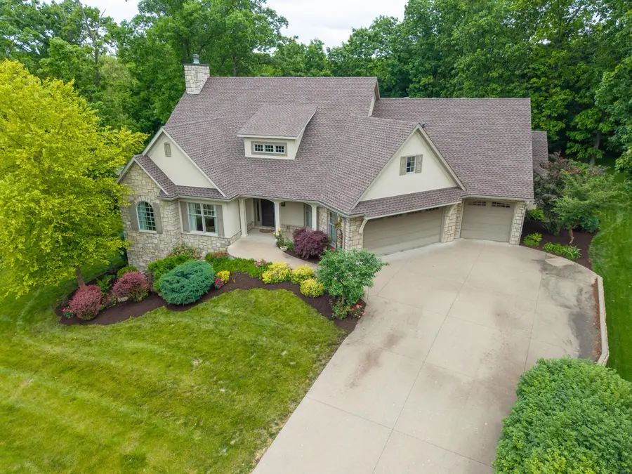 1010 E Old Hawthorne Dr, Columbia, MO 65201 - #3