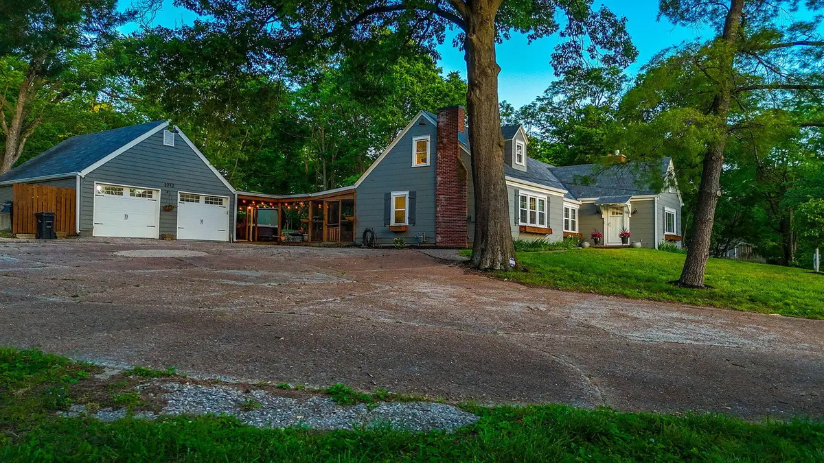 2712 N Oakland Gravel Rd, Columbia, MO 65202 - #1