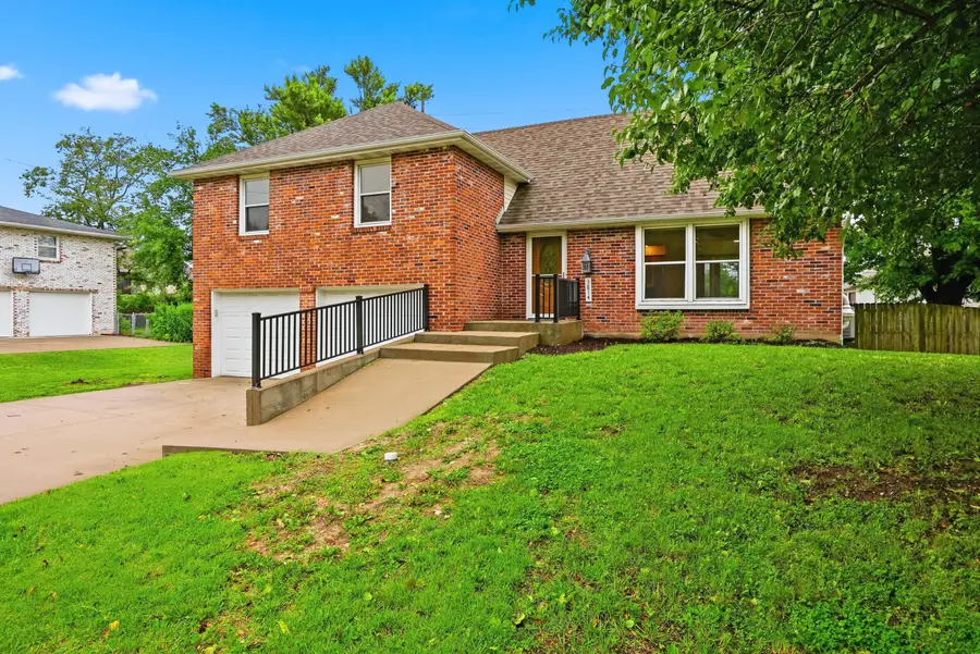 3814 Rollins Rd, Columbia, MO 65203 - #3