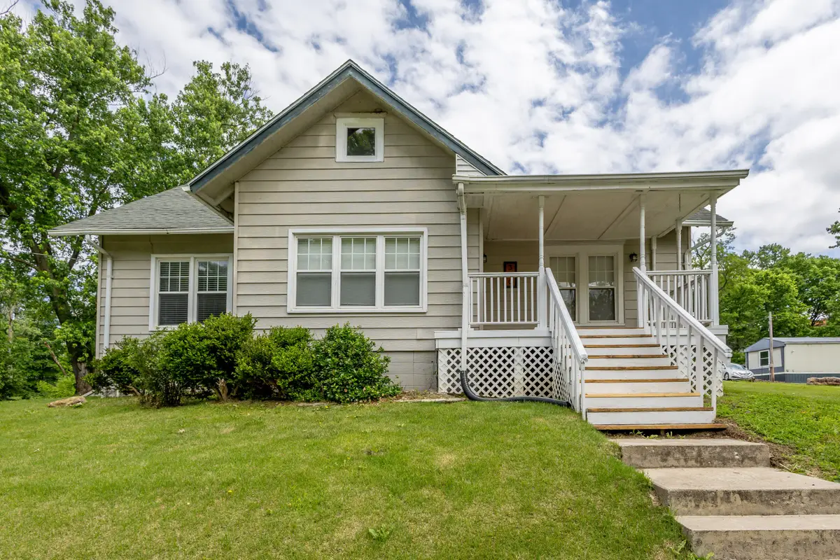 300 N Water St, Huntsville, MO 65259 - #1