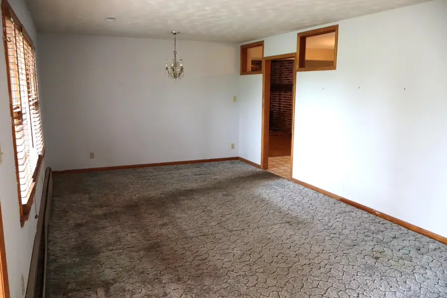 315 Green Acres Dr, Fayette, MO 65248 - #3